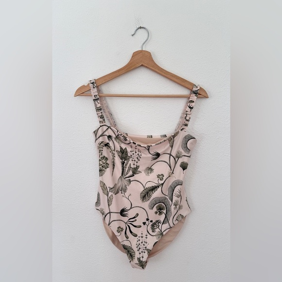 AGUA BY AGUA BENDITA Limon Habitat Ruffled One-Piece Swimsuit - Picture 7 of 10